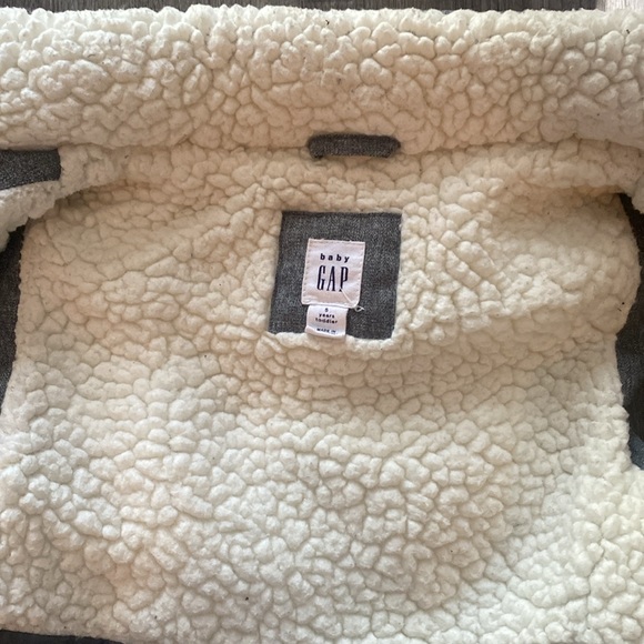 Gray vest - Picture 3 of 4